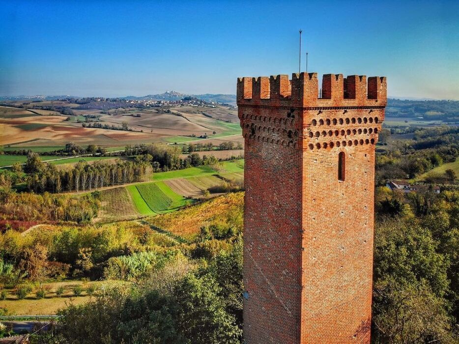 La Torre dei Segnali e le Perle Architettoniche del Monferrato desktop picture