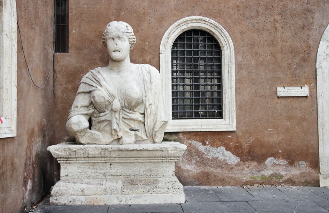 Tour Serale nella Roma Celata: Le Grandi Donne al Potere desktop picture