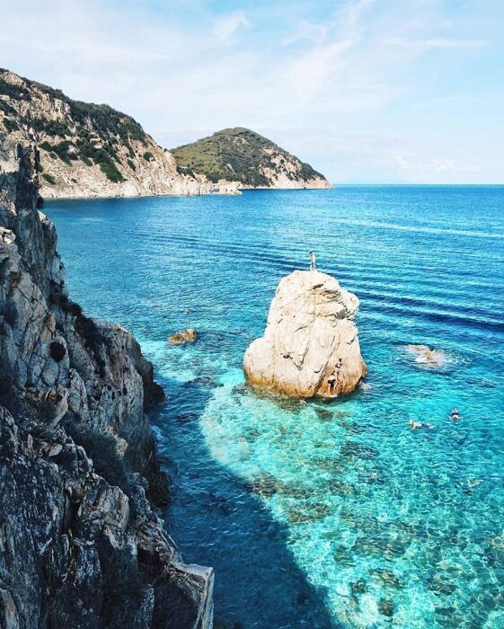 Una Settimana da Sogno all'Isola d'Elba: Trekking, Relax e Panorami Mozzafiato desktop picture