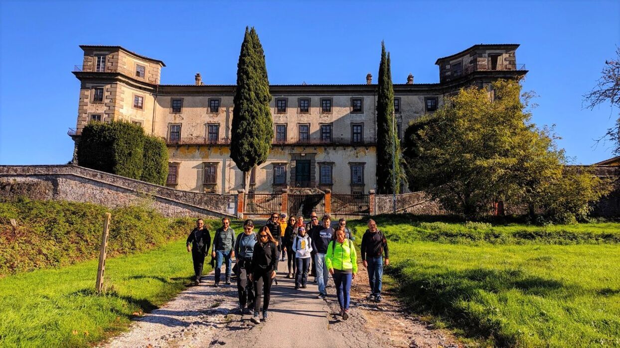 Tra i Borghi della Valdinievole: Escursione e Apericena al Tramonto desktop picture