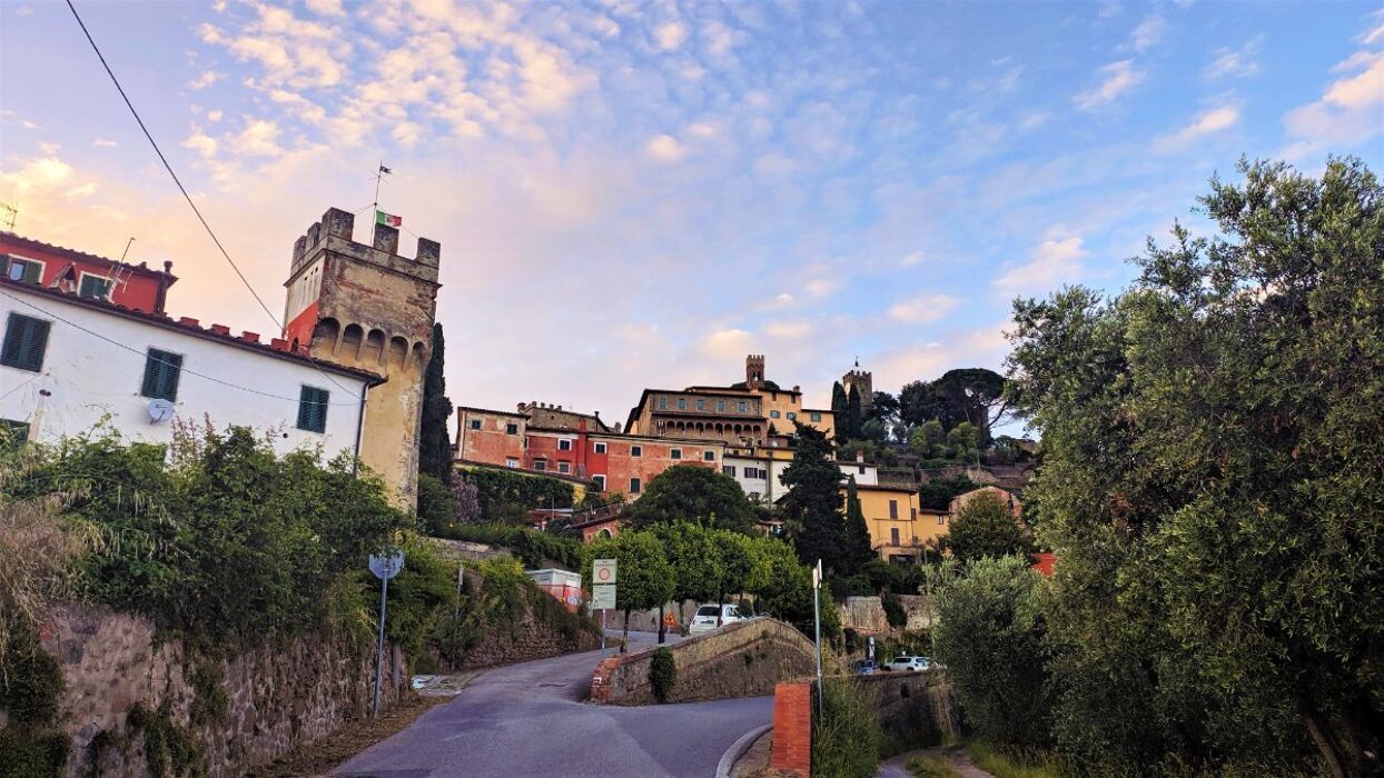 Tra i Borghi della Valdinievole: Escursione e Merenda al Tramonto desktop picture