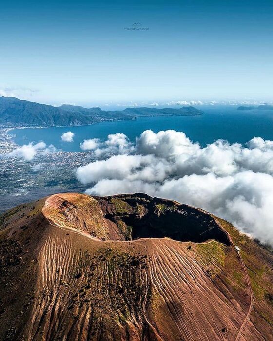 Alla Scoperta della Campania: Terra di Vulcani, Mare ed Arte (Online) desktop picture