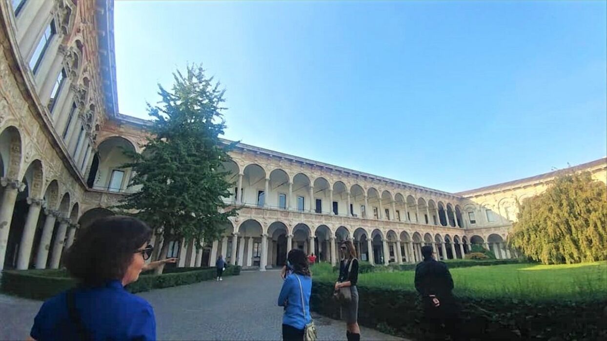 Tour Guidato tra i Tesori di Milano: La Ca' Granda desktop picture