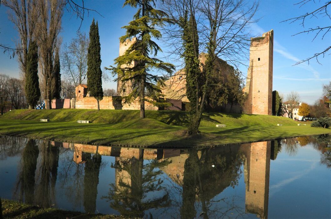 Passeggiata guidata a Noale: tra storia, natura e tradizioni desktop picture