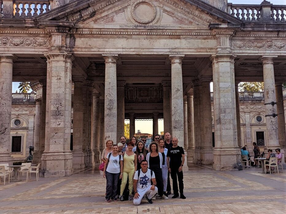 Tour serale a Montecatini: la celebre Funicolare e le Terme Tettuccio desktop picture