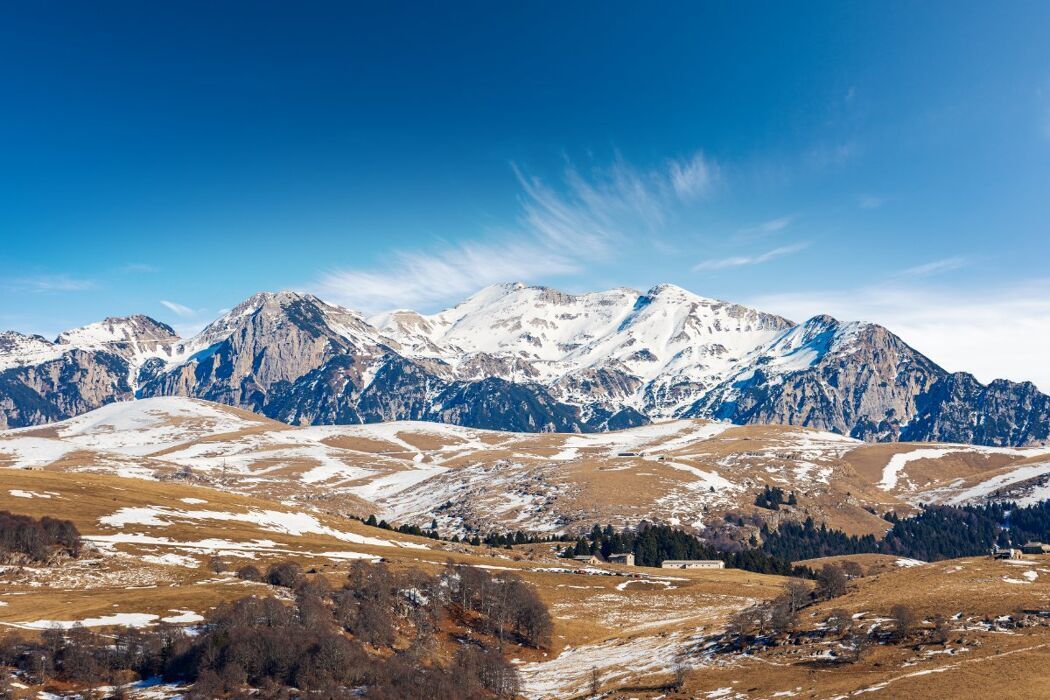 Escursione a Erbezzo: tra Paesaggi e Alberi Monumentali della Lessinia desktop picture