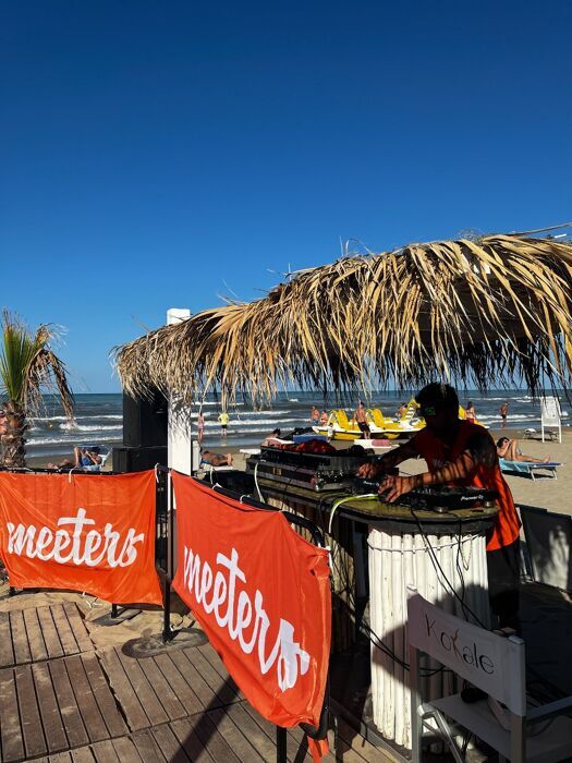 Orange Beach Party a Rimini con pernottamento in hotel desktop picture