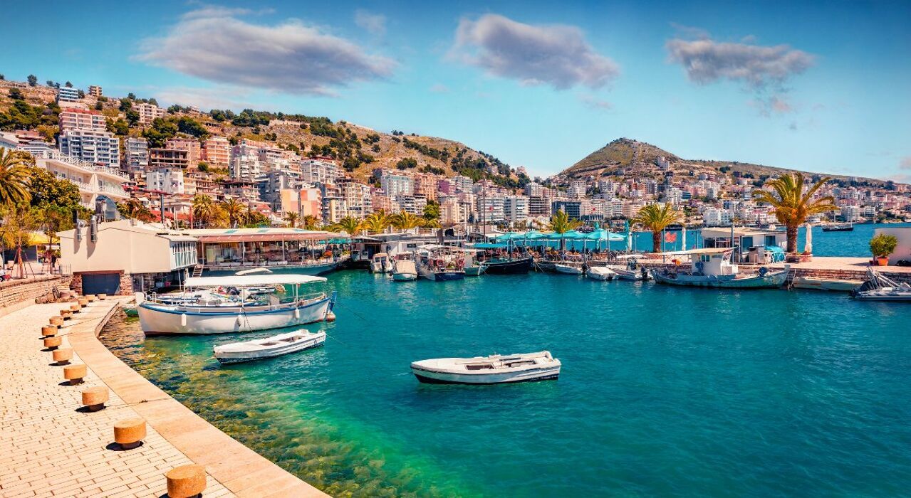 Alla scoperta dell'Albania tra Spiagge da Sogno: Tirana, Argirocastro e Saranda desktop picture