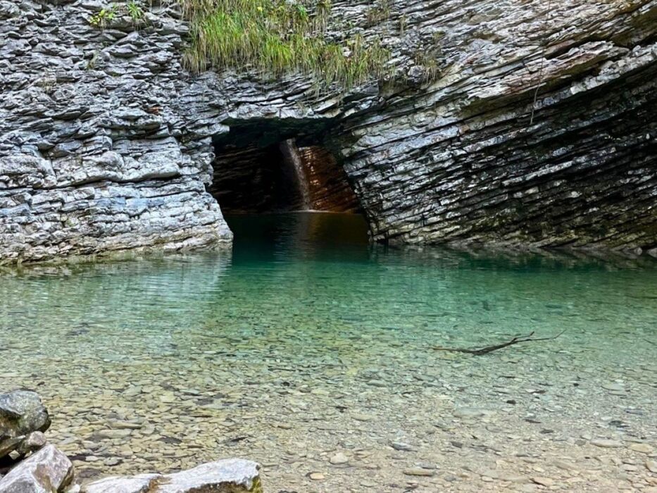 Emozionante trekking tra Il Castello di Zumelle e la Grotta Azzurra desktop picture