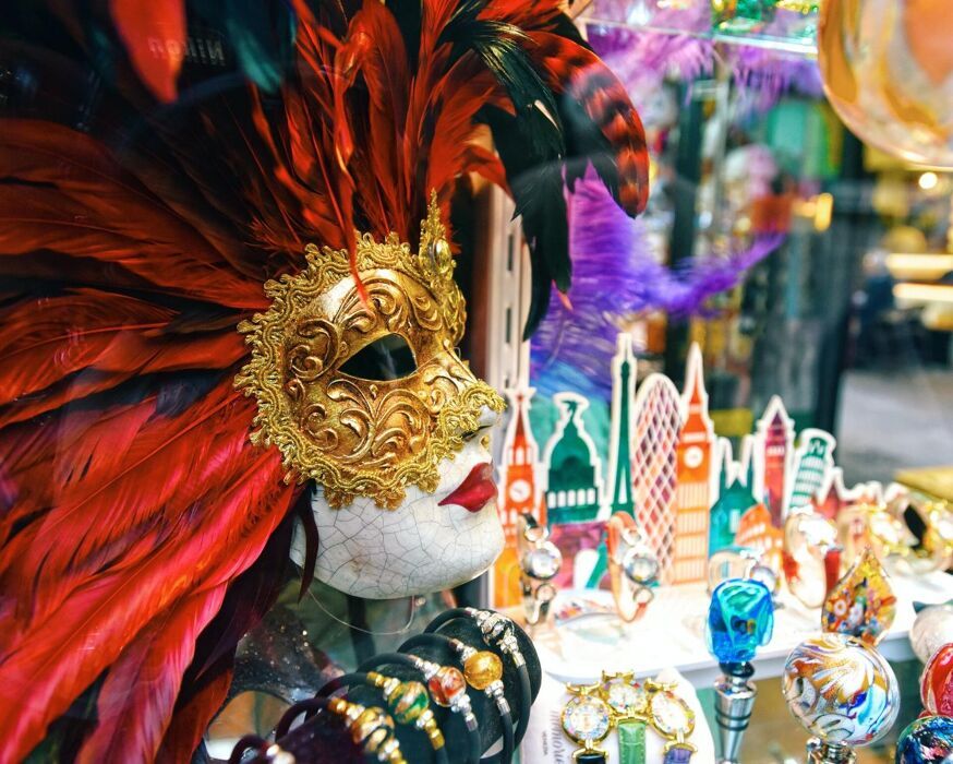 Carnevale a Verona: tour da San Zeno all'Arena con assaggi di frittelle desktop picture