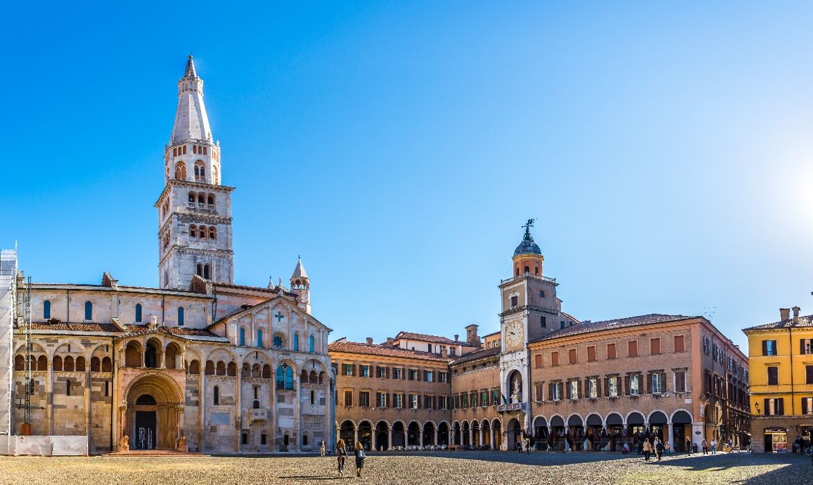 Uscita di Gruppo a Modena: Città Estense d’Acqua e di Pietra desktop picture