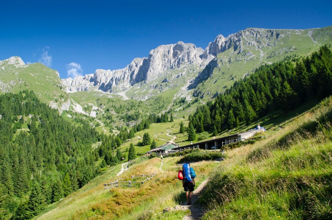 Trekking ad anello al cospetto della Regina delle Orobie desktop picture