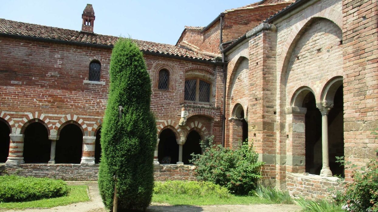 Cammini del Romanico: Prima Tappa tra sacro e natura a Castelnuovo Don Bosco desktop picture