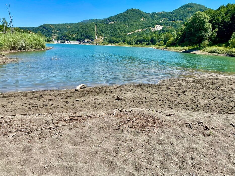 Ferragosto al Lago di Fontanaluccia, tra trekking e pic-nic desktop picture