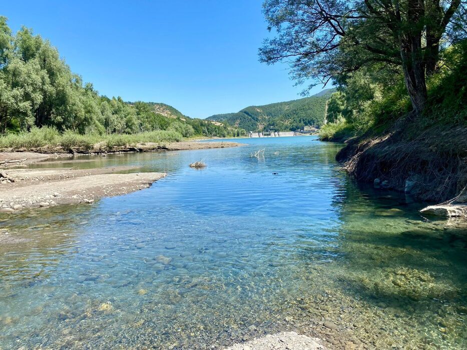 Ferragosto al Lago di Fontanaluccia, tra trekking e pic-nic desktop picture