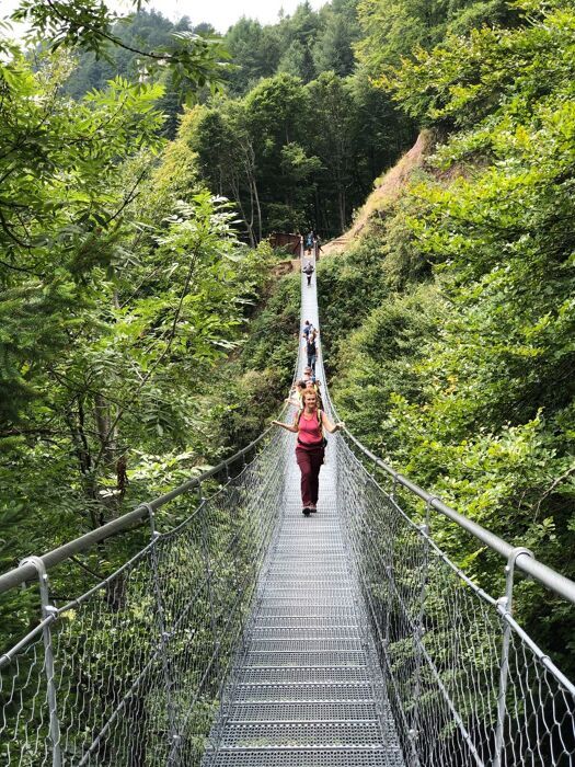 Trekking ad Anello: Pian delle Fugazze e il Ponte Tibetano desktop picture