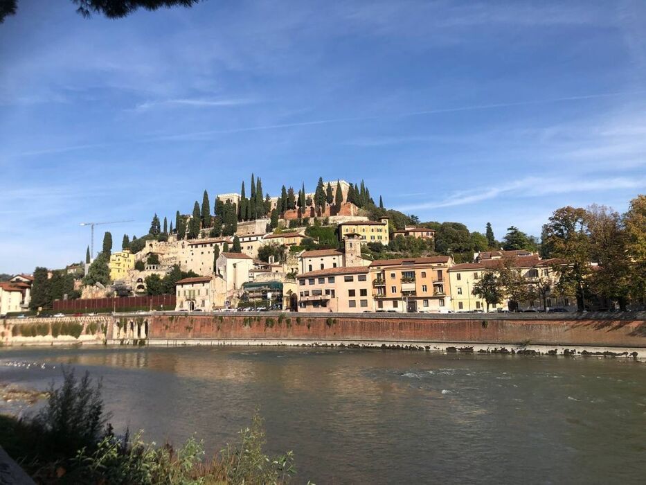 Verona Misteriosa: Tour tra Leggende e Segreti Nascosti desktop picture