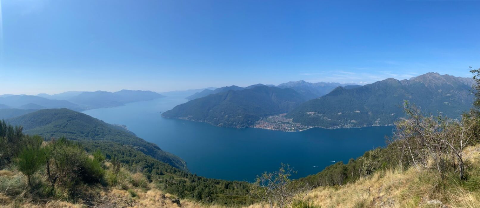 Lago Delio e Monte Borgna tra panorami e leggende desktop picture