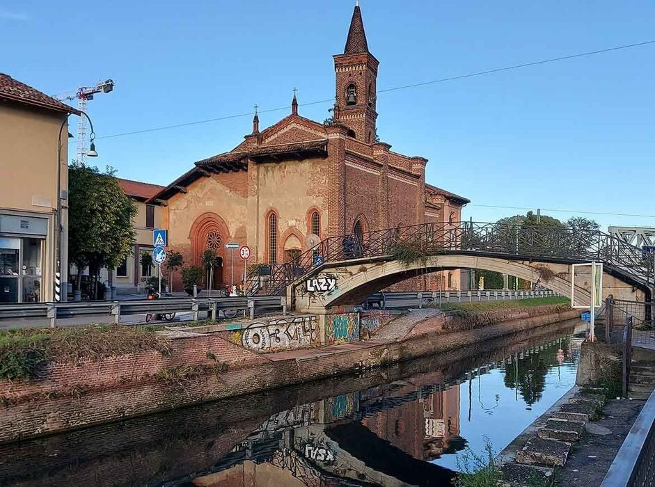 Esplora il Naviglio Grande: Tour Guidato da San Cristoforo a Porta Cicca desktop picture