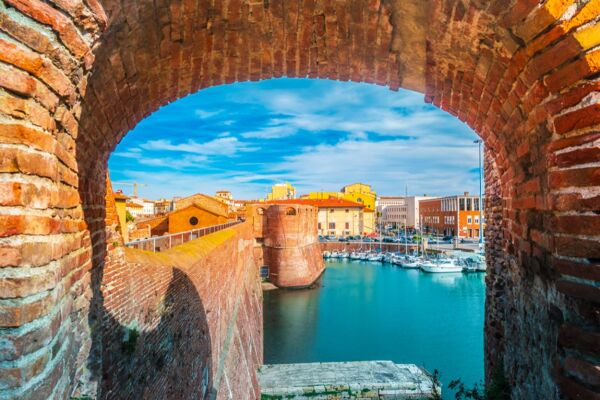 Event card Lo storico Porto di Livorno: Passeggiata tra il Medioevo e il XVII Secolo cover image