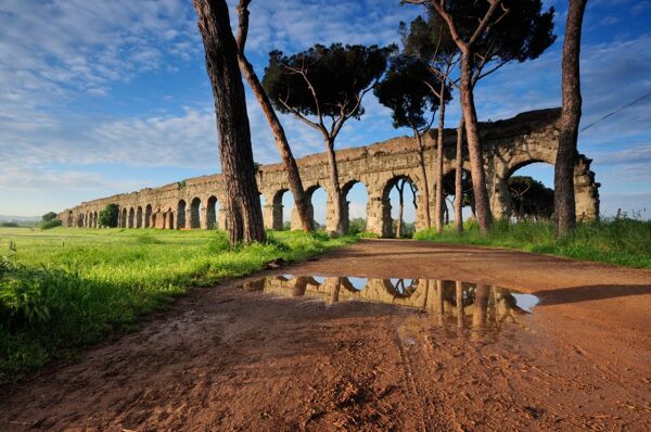 Event card Il Parco degli Acquedotti a Roma: un viaggio tra ingegneria, natura e storia cover image