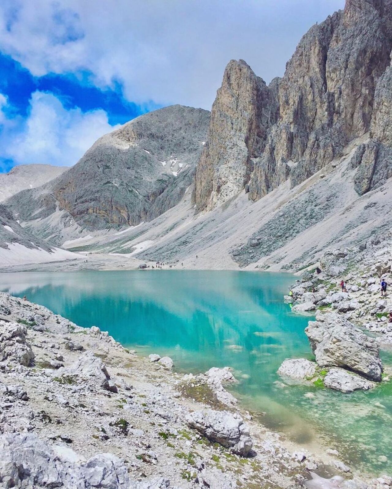 Il Lago di Antermoia: tra Roccia e Cielo | Meeters