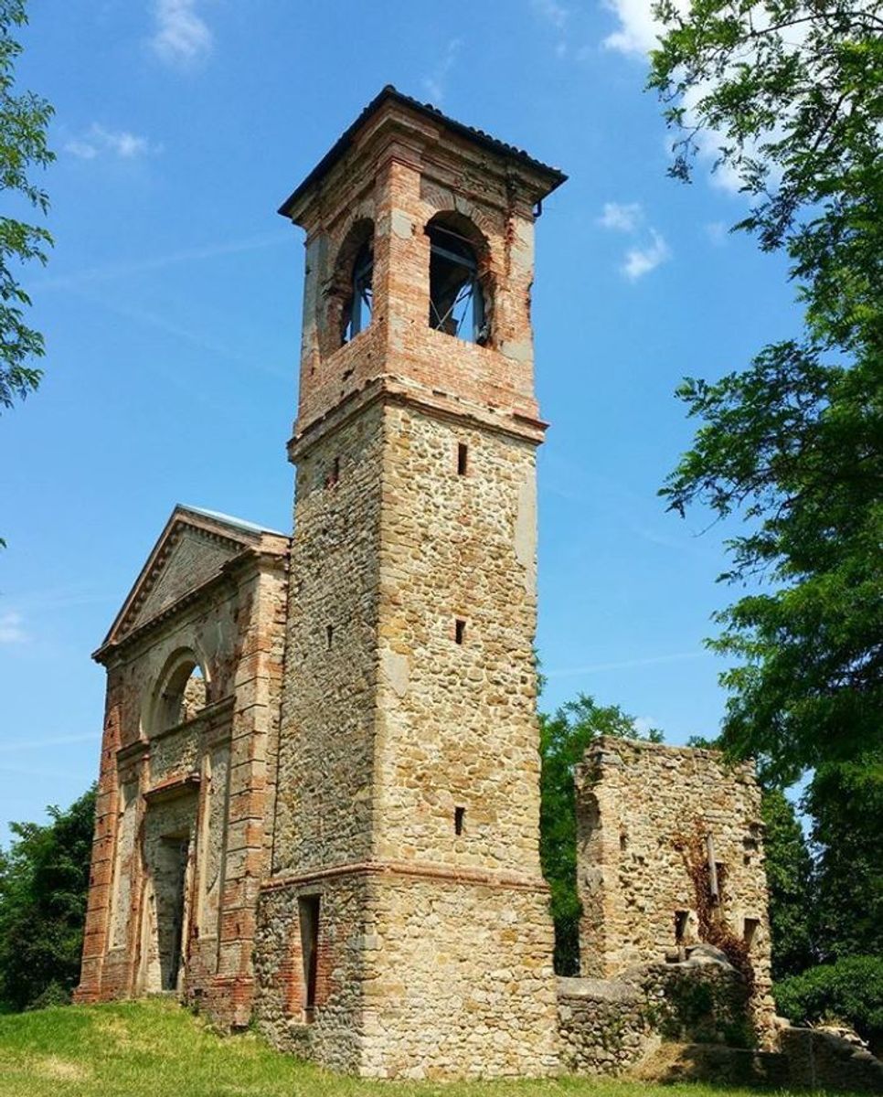 In Val Quaderna tra le Dolci Colline di Villa Malvezzi (BO) In Val Quaderna tra le Dolci Colline di Villa Malvezzi (BO) desktop picture