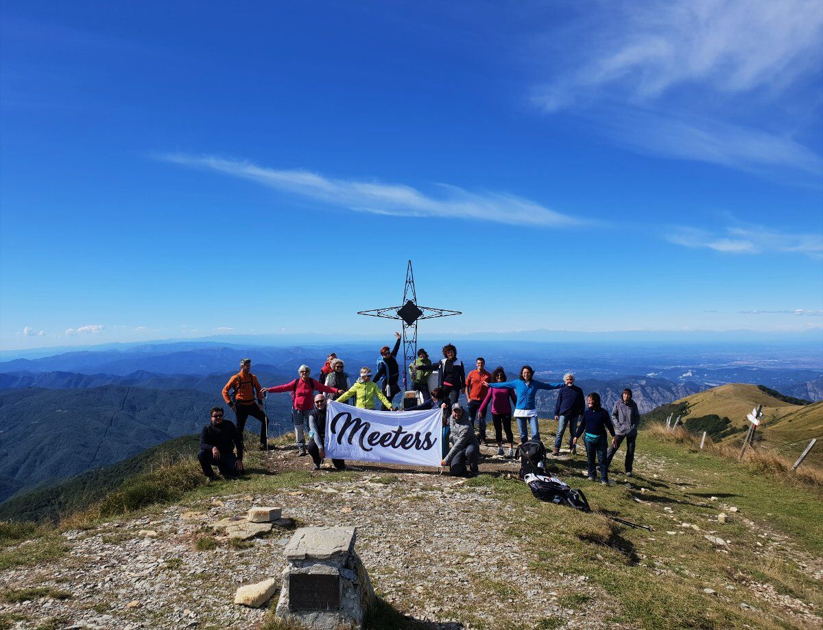 Il Monte Ebro: Trekking con vista dall'Appennino del Nord desktop picture