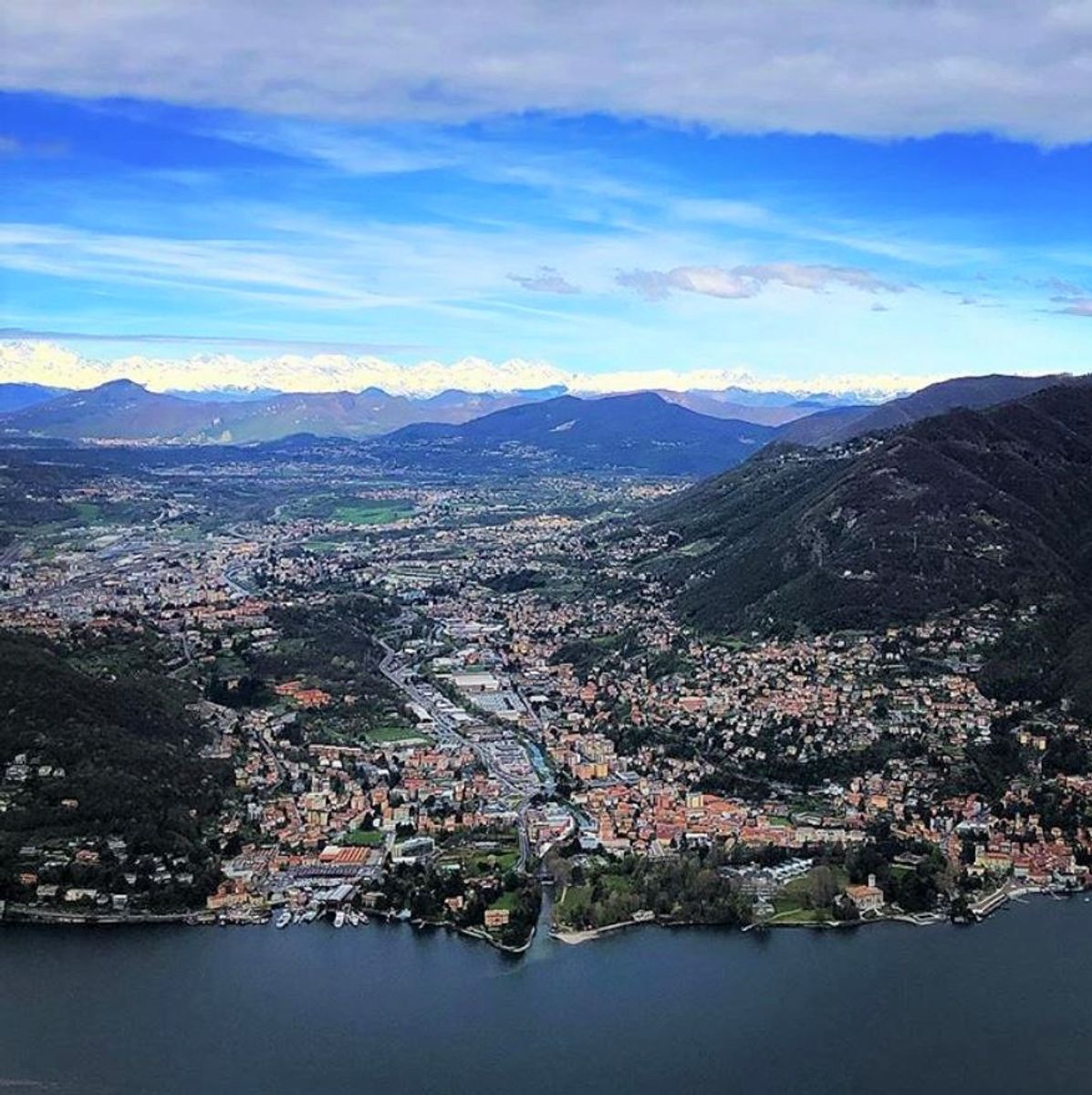 Il Faro Voltiano e Monte Boletto: Due Terrazze sul Lago di Como desktop picture