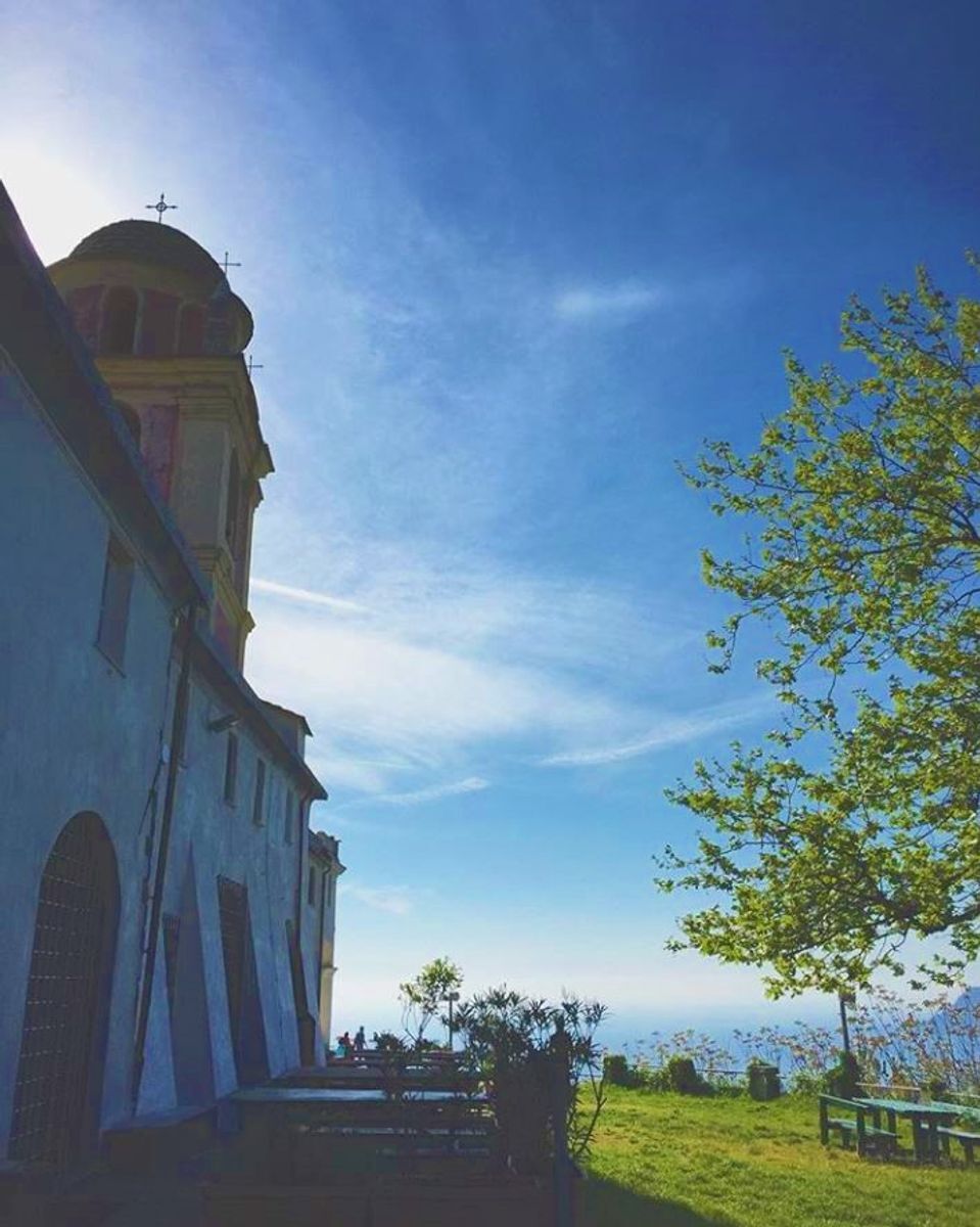 Riomaggiore: Lungo la Via dei Santuari nelle Cinque Terre (SP) Riomaggiore: Lungo la Via dei Santuari nelle Cinque Terre (SP) desktop picture