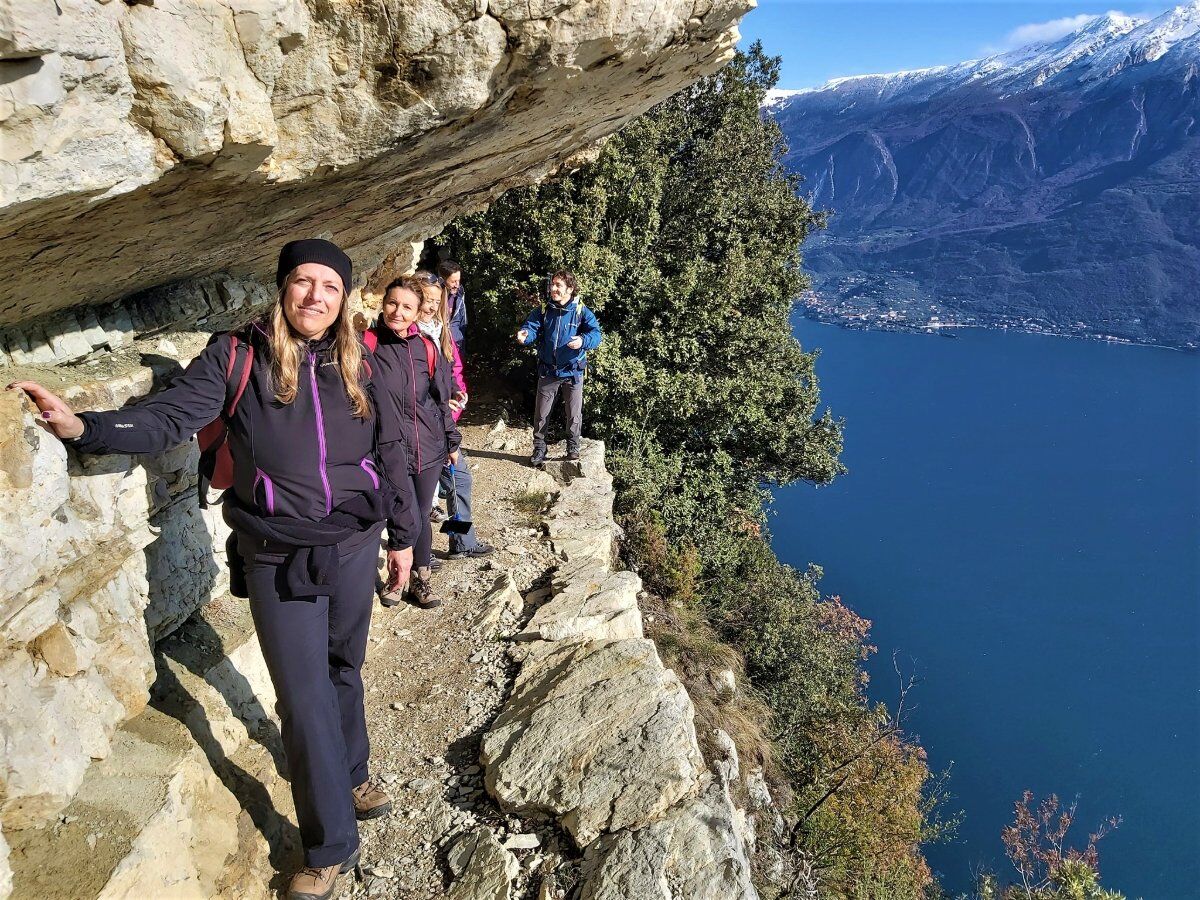 Trekking a picco sul Lago di Garda: il Monte Cas desktop picture