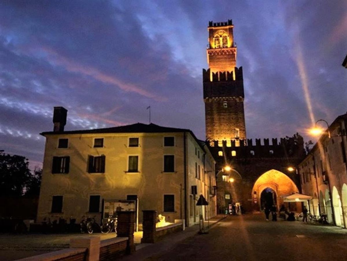 Tour di Noale al Tramonto: Il Borgo e la sua Natura Incontaminata Tour di Noale al Tramonto: Il Borgo e la sua Natura Incontaminata desktop picture