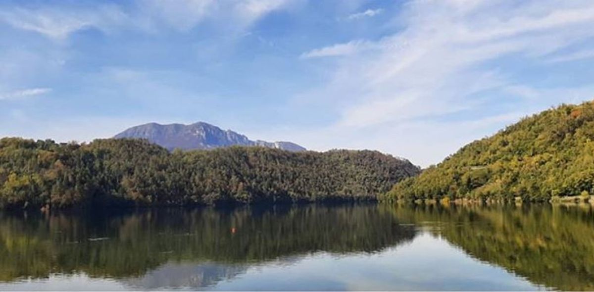 Intorno al Lago di Levico, il Quieto Fiordo della Valsugana (TN) Intorno al Lago di Levico, il Quieto Fiordo della Valsugana (TN) desktop picture