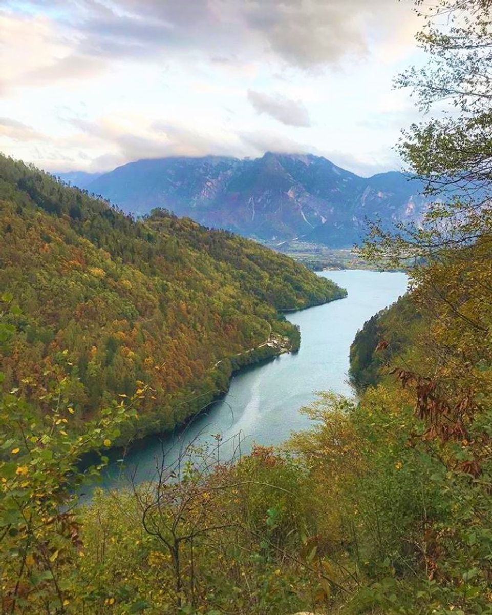 Intorno al Lago di Levico, il Quieto Fiordo della Valsugana (TN) Intorno al Lago di Levico, il Quieto Fiordo della Valsugana (TN) desktop picture
