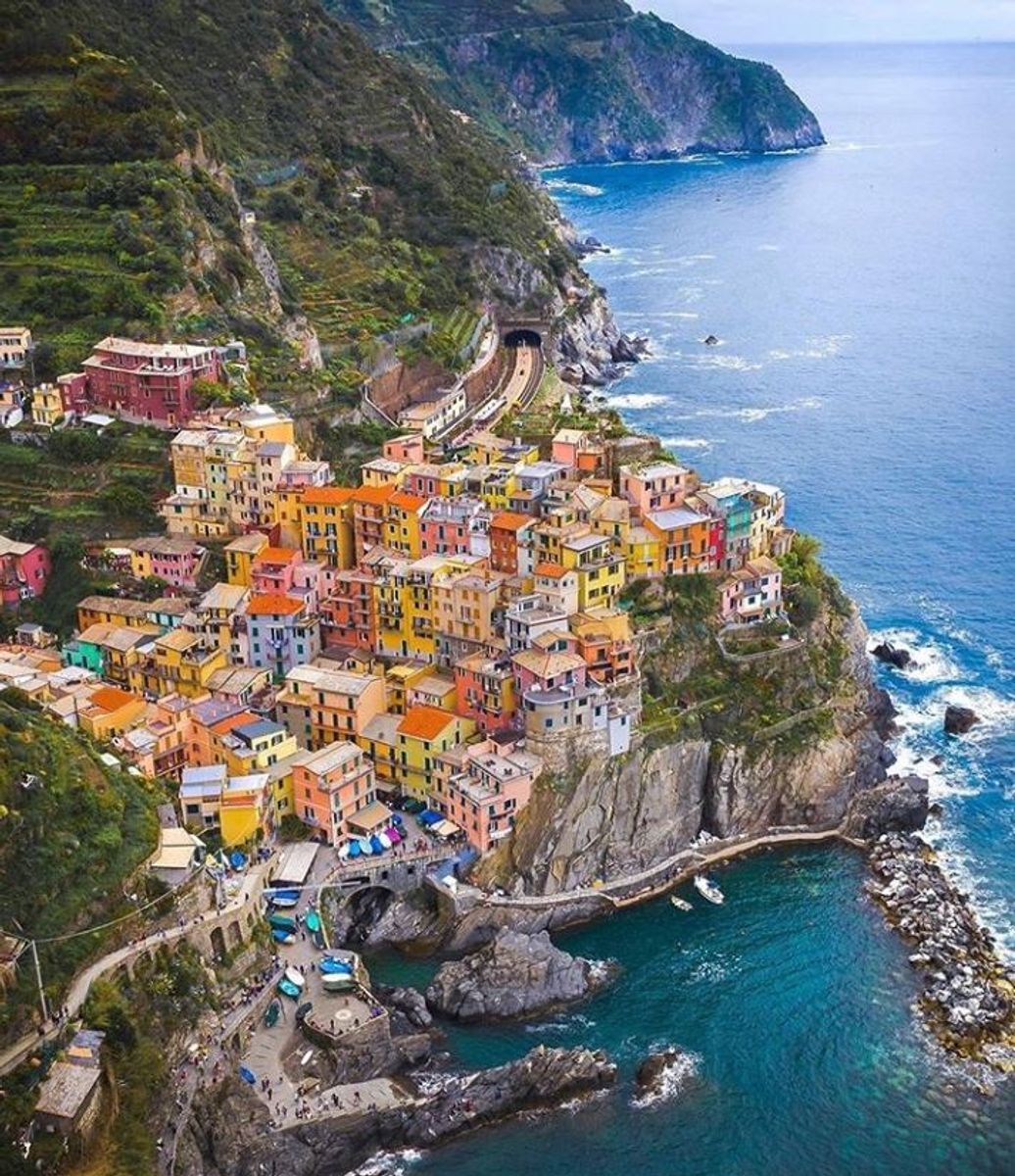 Manarola con Vista: Camminata lungo la Cresta di Costa Corniolo desktop picture