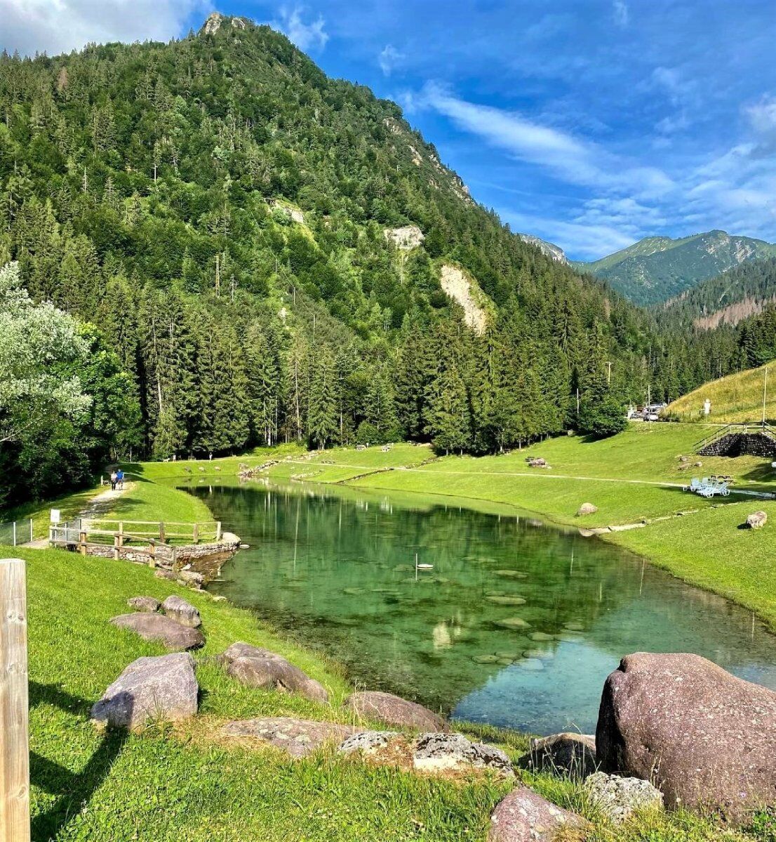 Trekking all'Alpe Corte Bassa con vista panoramica desktop picture