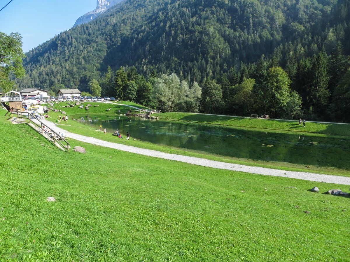 Trekking all'Alpe Corte Bassa con vista panoramica desktop picture