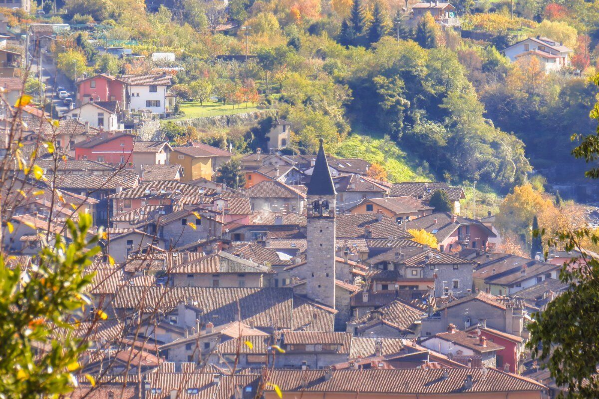 Camminata a Bienno: il Bosco del Cerreto e il Gufo panoramico Gigante desktop picture