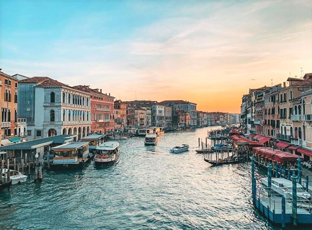 Venezia Misteriosa: Tour tra Intrighi e Segreti nella Città Sospesa sull'Acqua desktop picture
