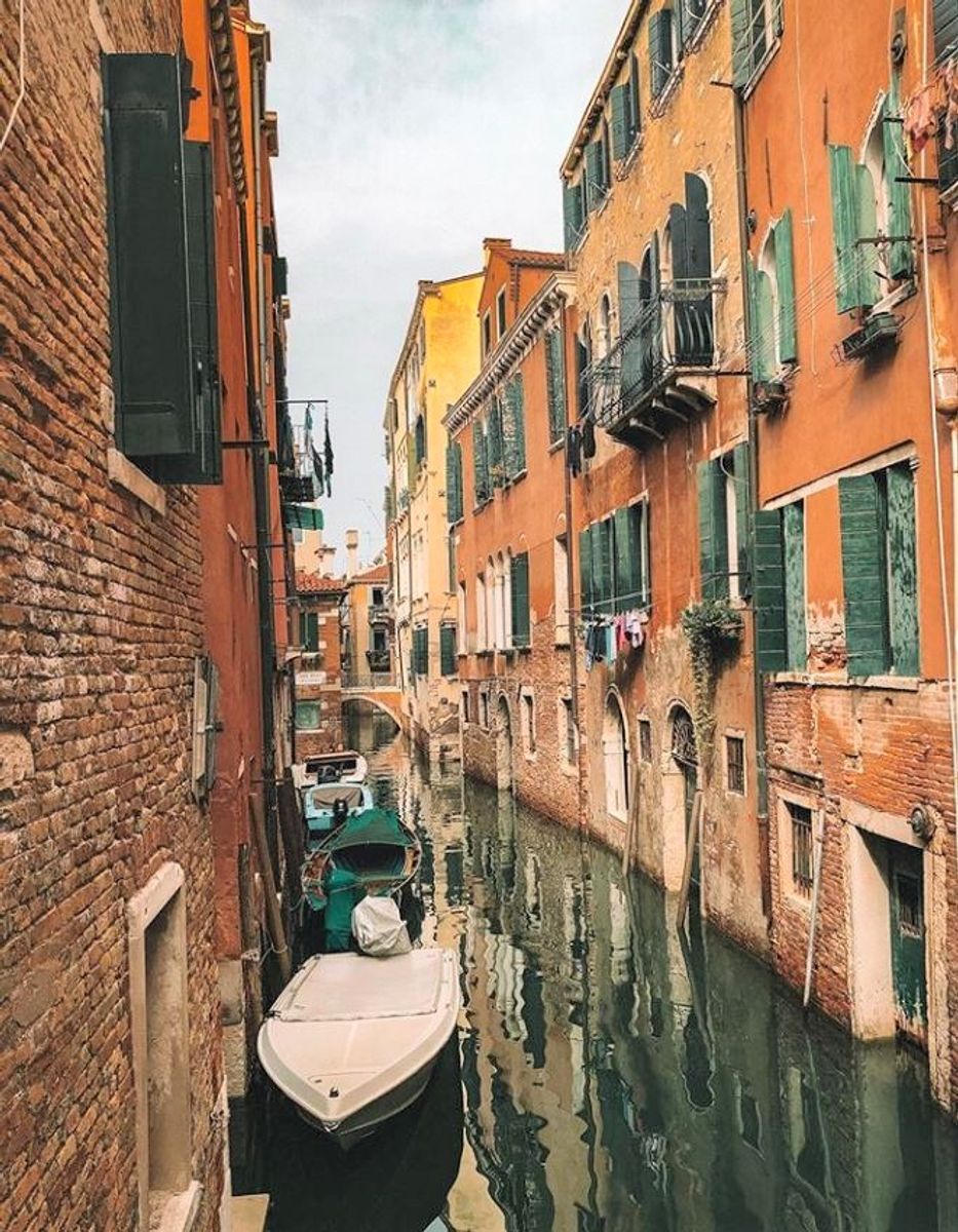 Venezia Misteriosa: Tour tra Intrighi e Segreti nella Città Sospesa sull'Acqua desktop picture