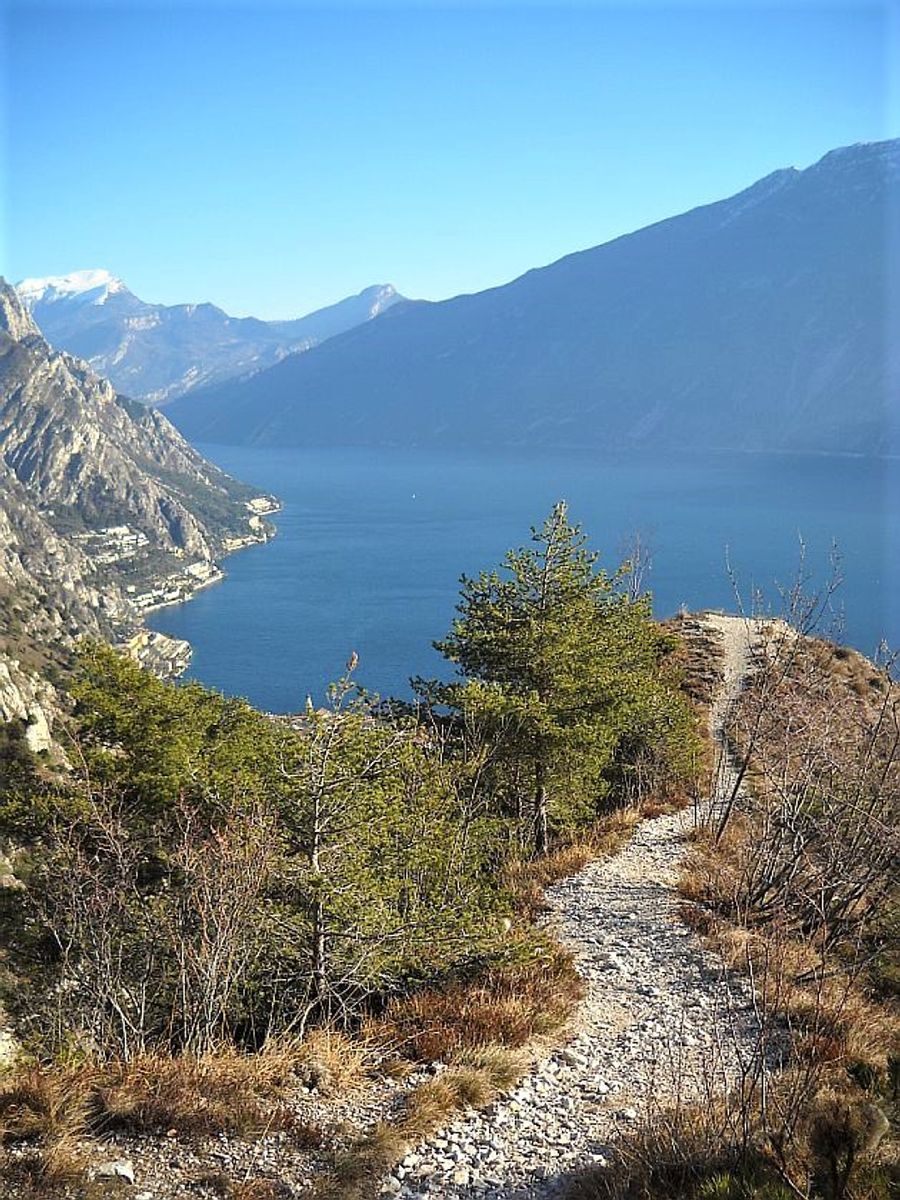 Il Monte Preals e la Conca di Dalco: sul Garda, Dove il Tempo Sembra Fermarsi (BS) Il Monte Preals e la Conca di Dalco: sul Garda, Dove il Tempo Sembra Fermarsi (BS) desktop picture