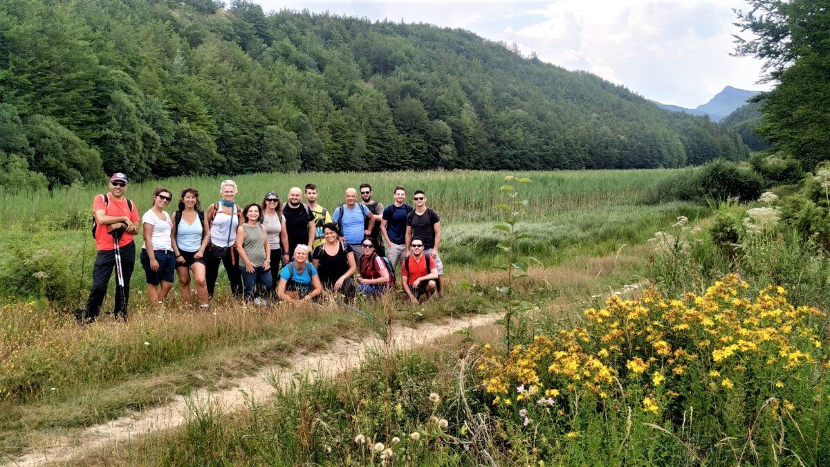 Il Lago di Pratignano: Un Percorso tra Fate e Magia Nera Il Lago di Pratignano: Un Percorso tra Fate e Magia Nera desktop picture