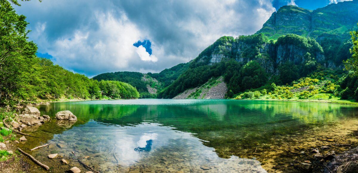 Giro dei Quattro Laghi: Trekking ai Piedi dei Monti Giovo e Rondinaio Giro dei Quattro Laghi: Trekking ai Piedi dei Monti Giovo e Rondinaio desktop picture