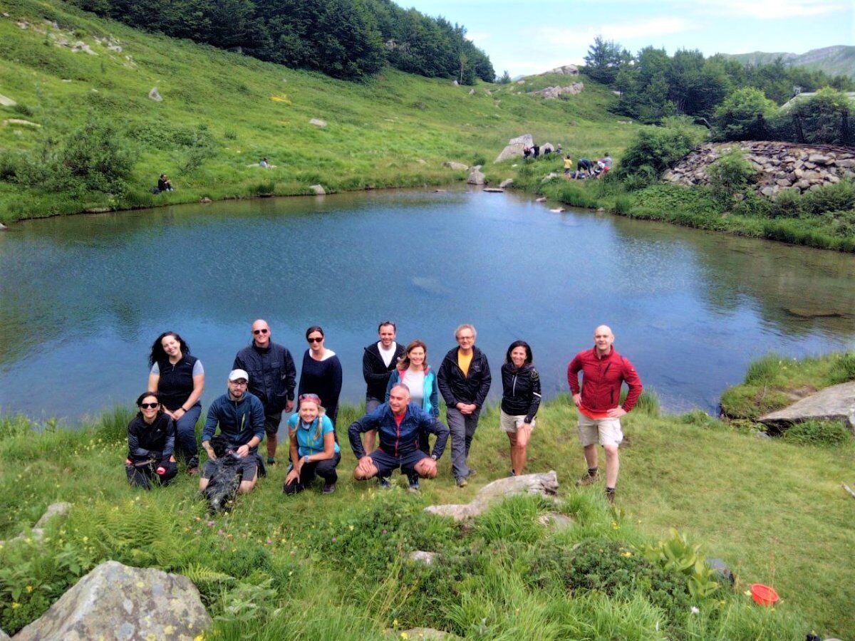 Giro dei Quattro Laghi: Trekking ai Piedi dei Monti Giovo e Rondinaio desktop picture