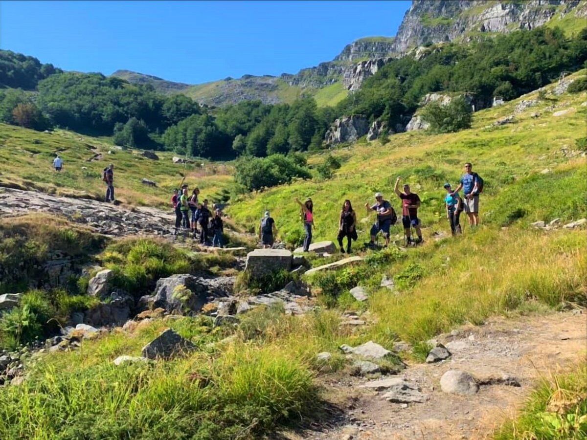 Giro dei Quattro Laghi: Trekking ai piedi dei Monti Giovo e Rondinaio desktop picture