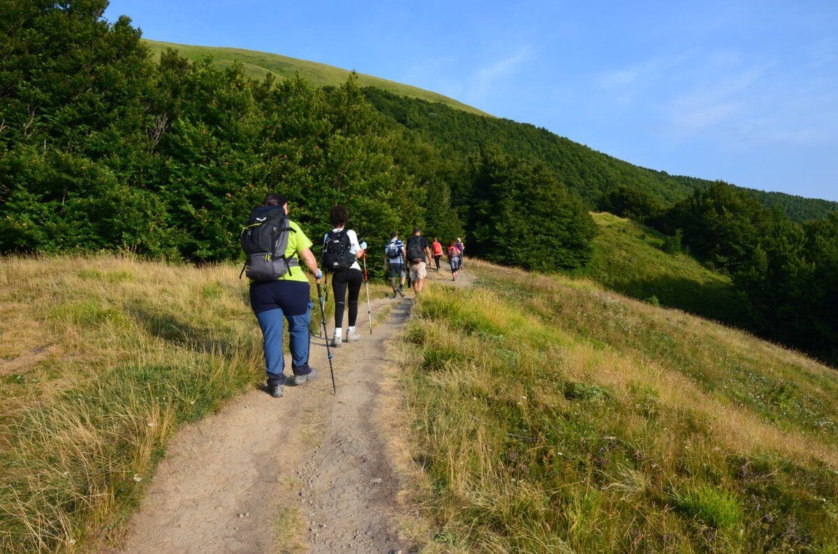 Trekking con Vista dal Lago Calamone al Monte Ventasso Trekking con Vista dal Lago Calamone al Monte Ventasso desktop picture
