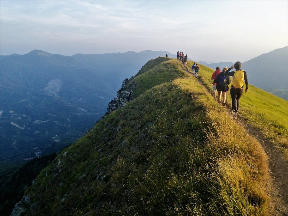 Trekking con Vista dal Lago Calamone al Monte Ventasso Trekking con Vista dal Lago Calamone al Monte Ventasso desktop picture