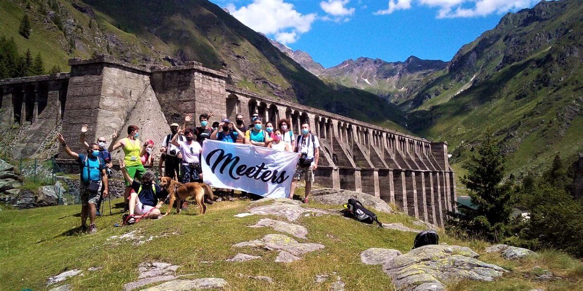 La Diga del Gleno: Cammino tra Storia e Panorami nelle Alpi Orobie desktop picture