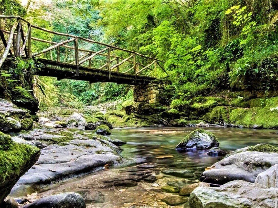 Un Canyon nella Valle dell’Orfento: Il Sentiero delle Scalelle desktop picture