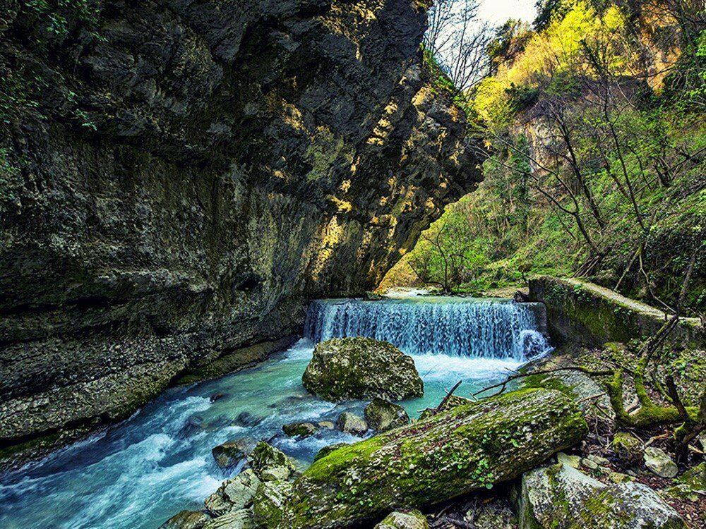 Un Canyon nella Valle dell’Orfento: Il Sentiero delle Scalelle Un Canyon nella Valle dell’Orfento: Il Sentiero delle Scalelle desktop picture